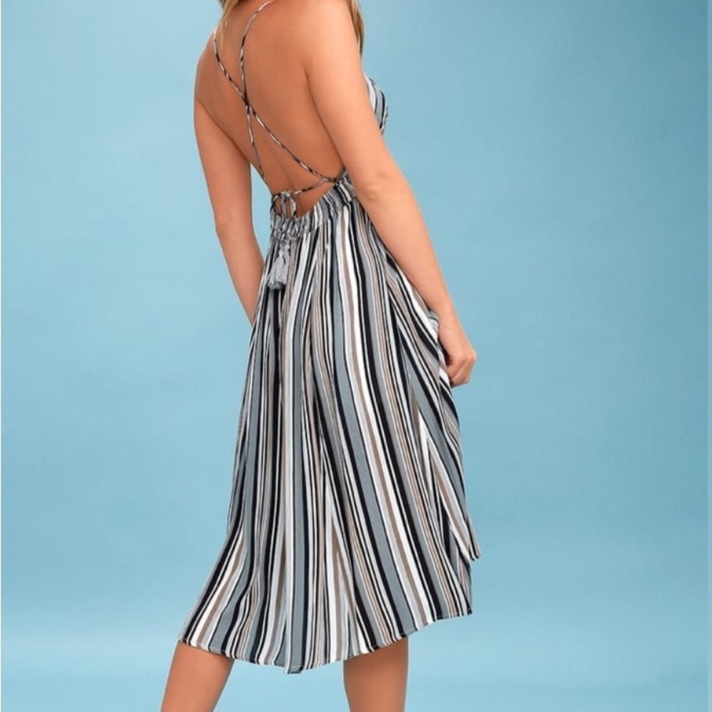 Lulu's Dress - Picture 2 of 12
